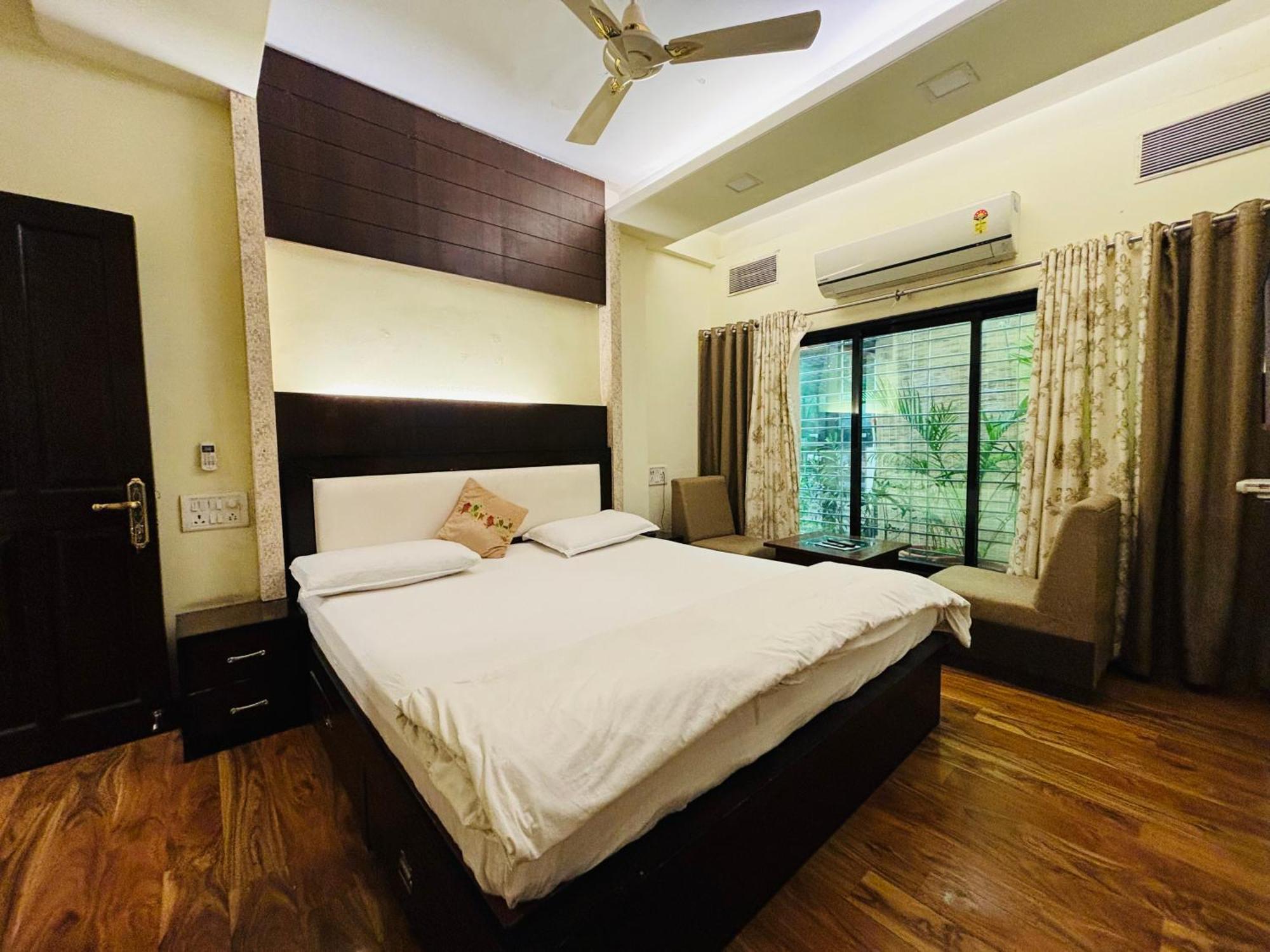 Royal Palms Luxury Service Apartment Наґпур Екстер'єр фото