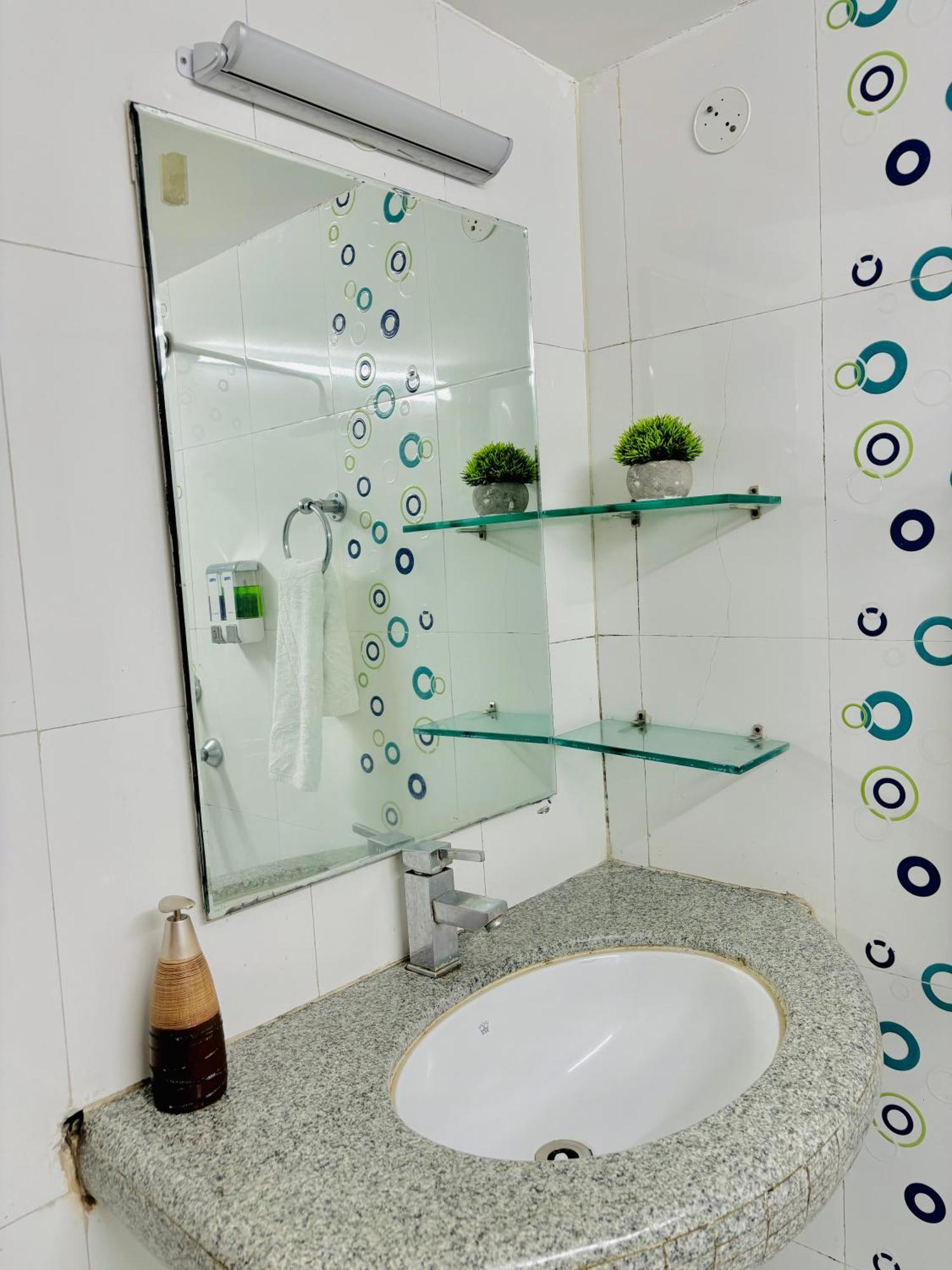 Royal Palms Luxury Service Apartment Наґпур Номер фото
