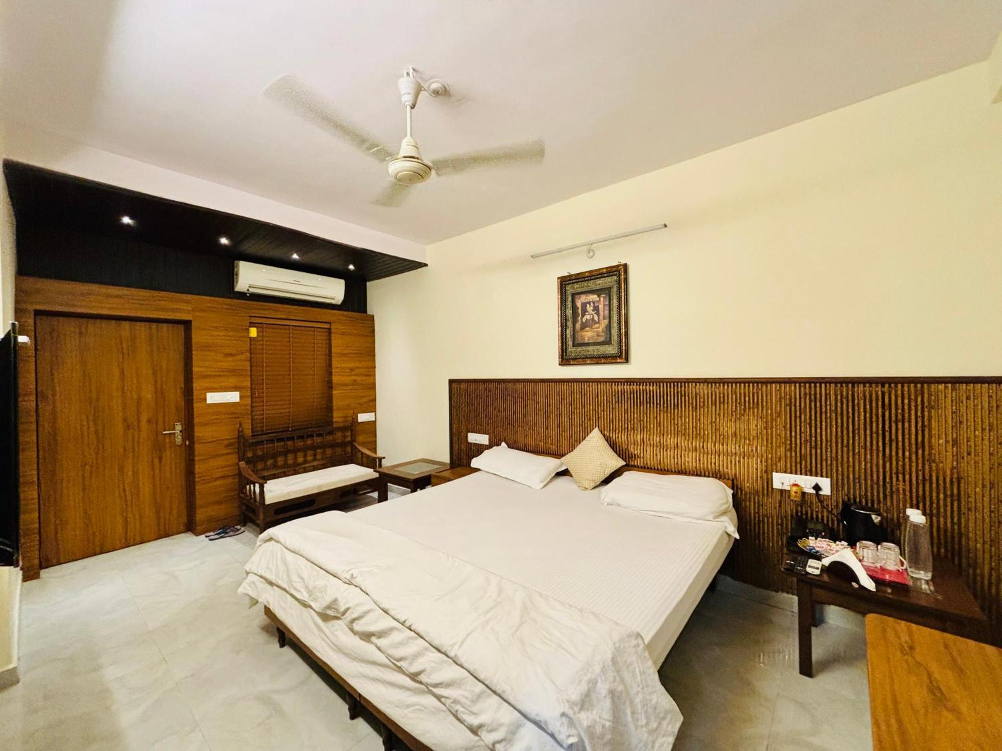 Royal Palms Luxury Service Apartment Наґпур Екстер'єр фото