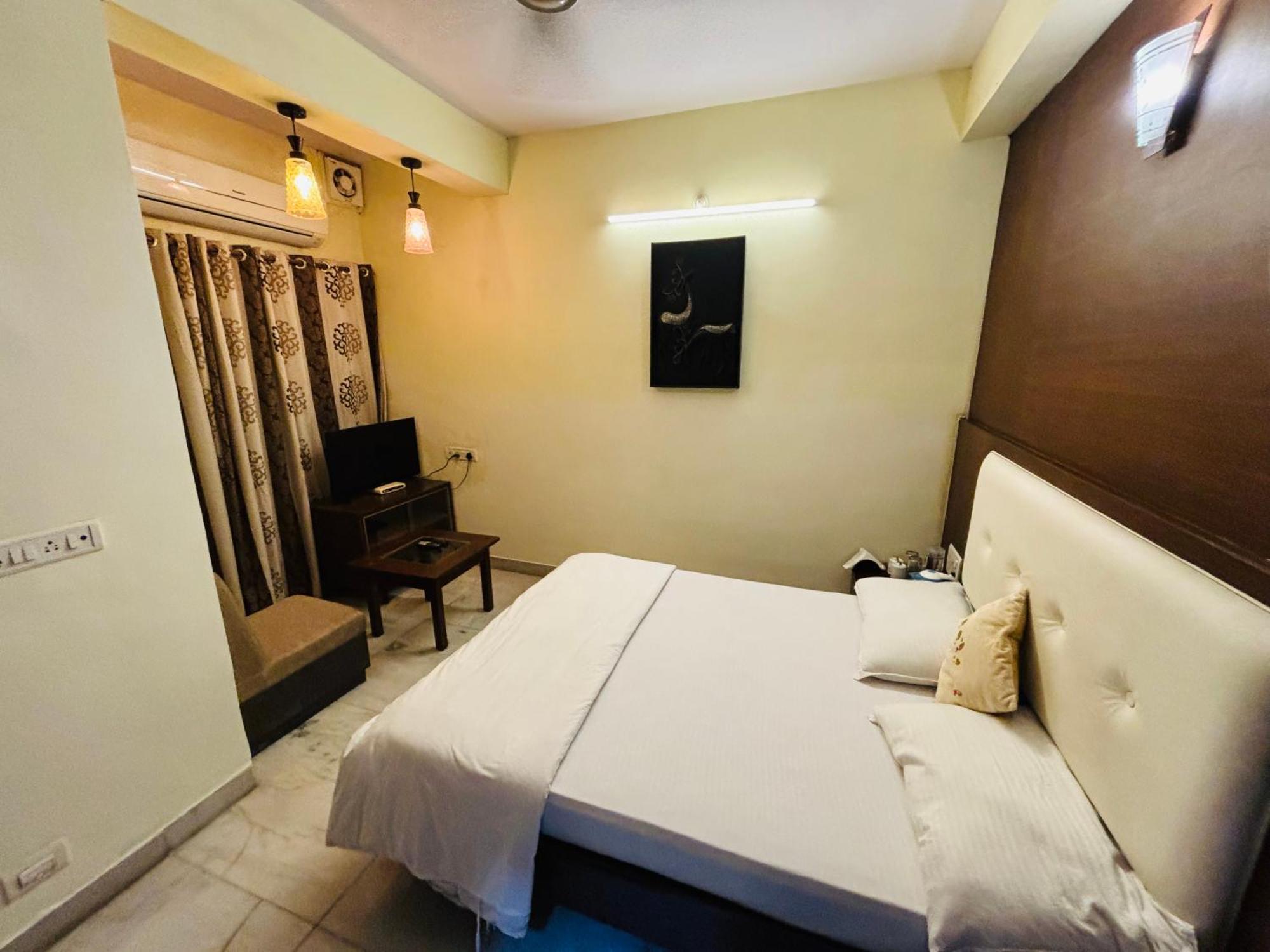 Royal Palms Luxury Service Apartment Наґпур Екстер'єр фото